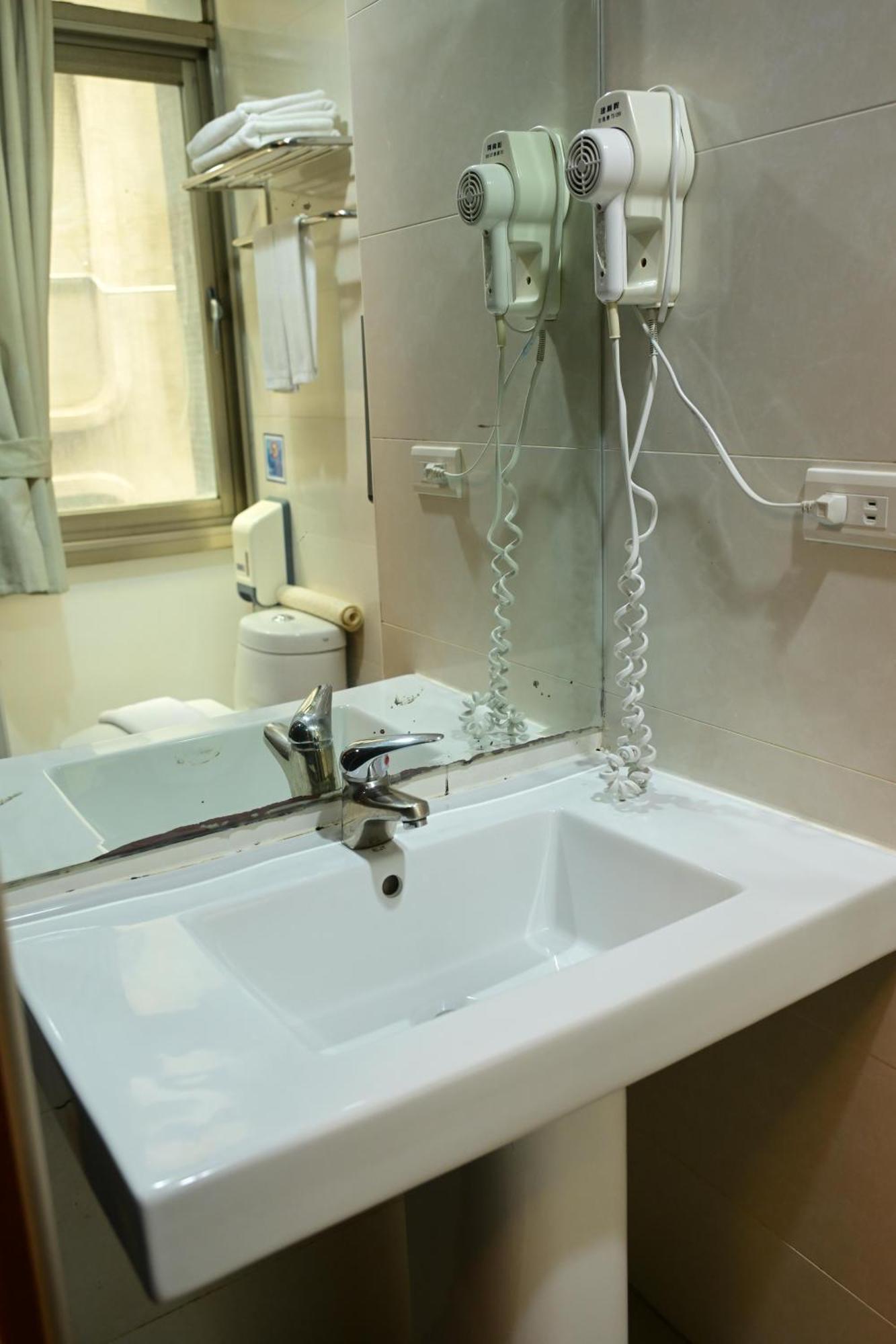 Meworld Hotel - Ximen Taipei Exterior photo